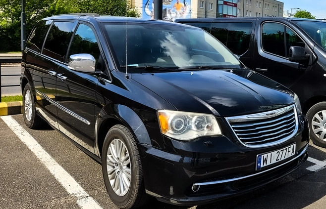 Chrysler Town &amp; Country cena 45000 przebieg: 345000, rok produkcji 2015 z Warszawa małe 106